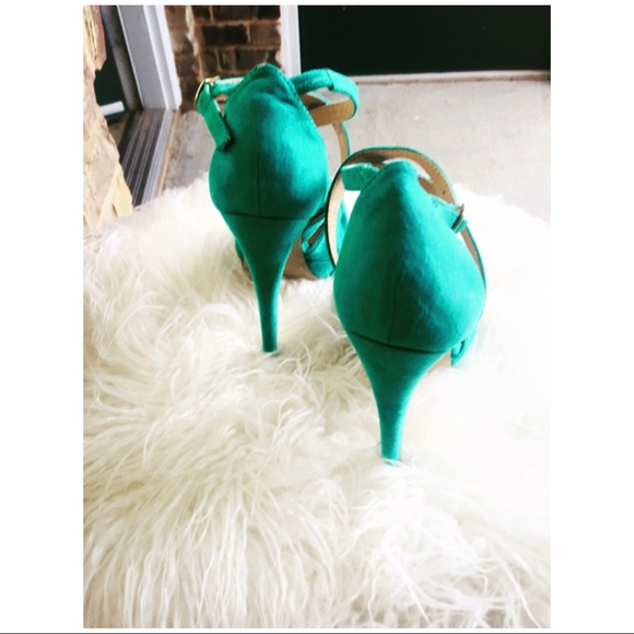 BRAND NEW!!JUST FAB CRISS CROSS SCRAPPY HIGH HEELS - Picture 4 of 8